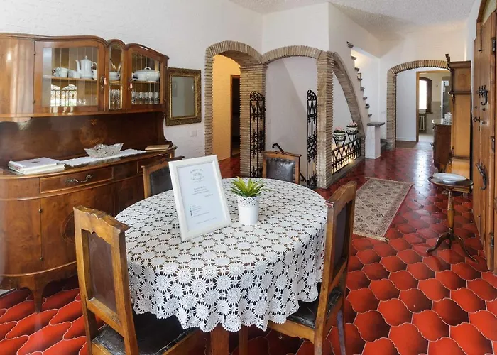 Mery, Sui Colli Della Riviera Di Rimini Villa Mondaino